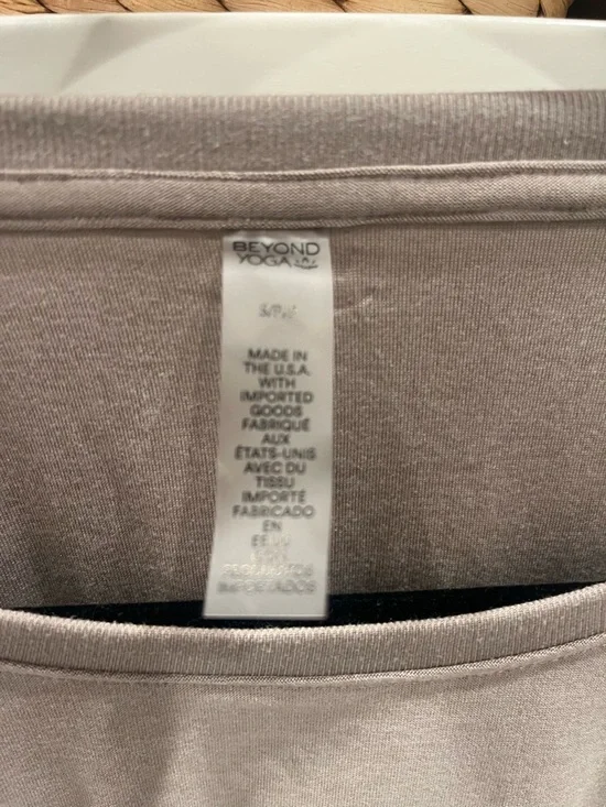 Beyond Yoga Light Taupe Long Sleeve Raglan Top - Picture 2 of 4